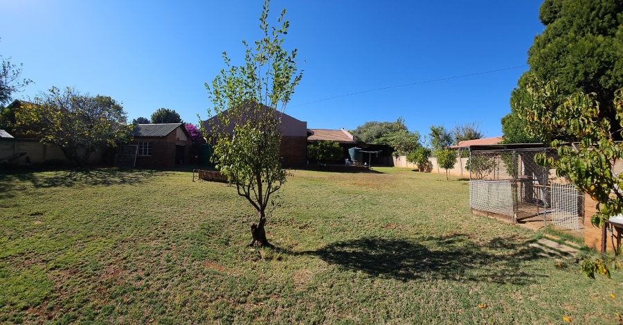  Bedroom Property for Sale in Langenhovenpark Free State